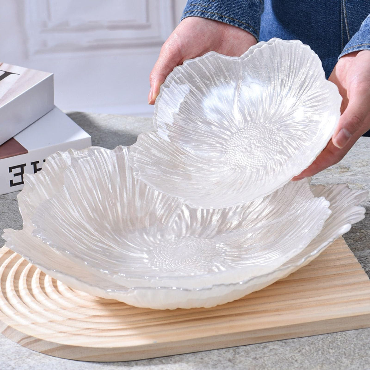 Fruit Bowl Flower Shape Fruit Plate 3 Sets Crystal Glass Pearlescent White K664228