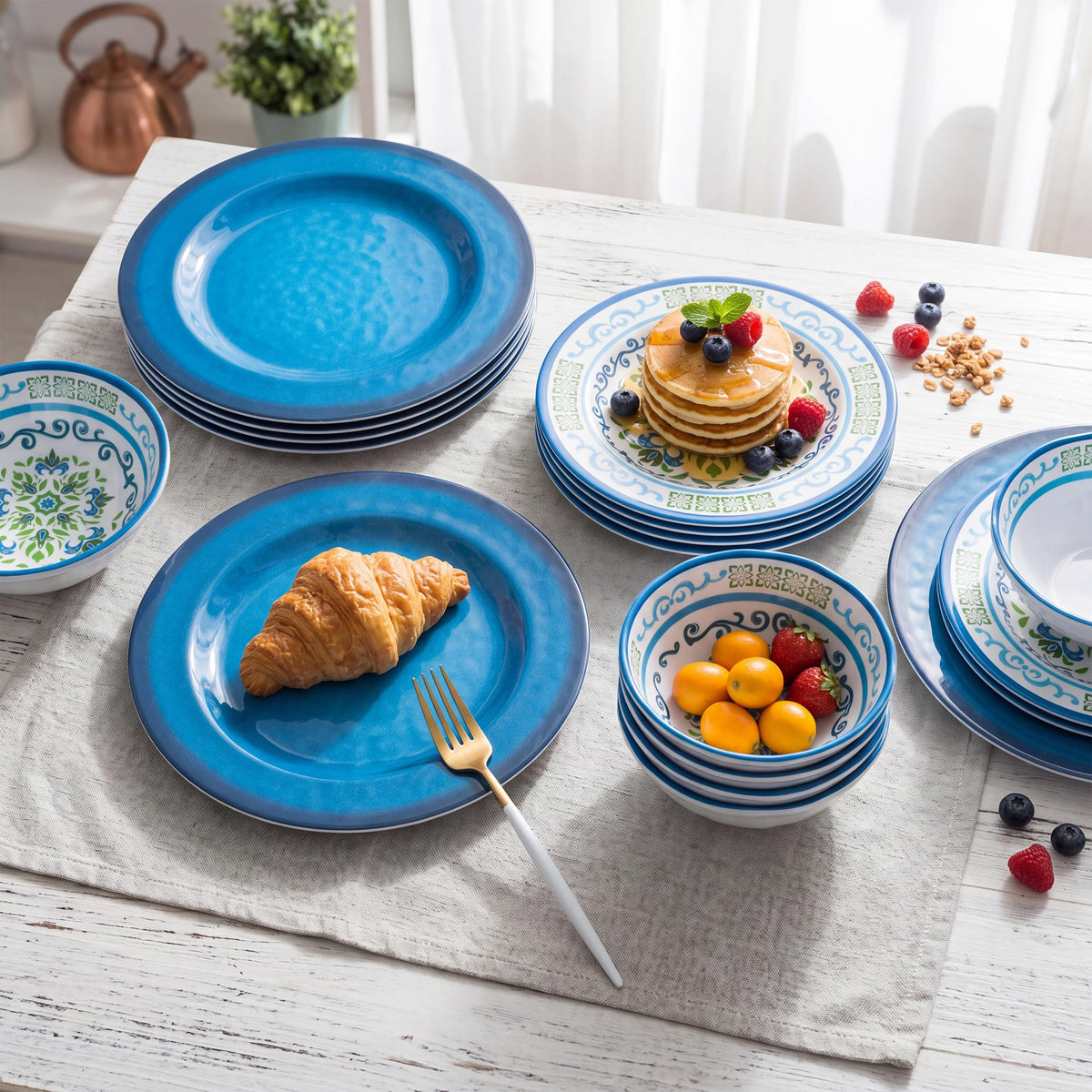 Melamine Dinnerware Set for 4, 12-Piece Blue Floral M230571