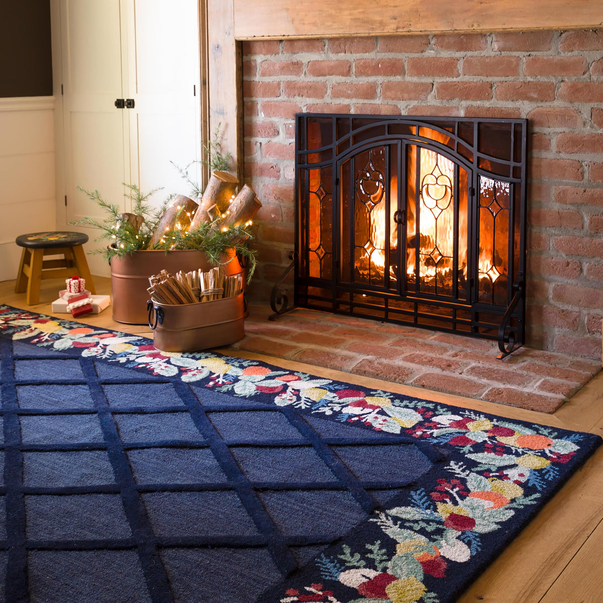 Black Metal Fireplace Screen S65819